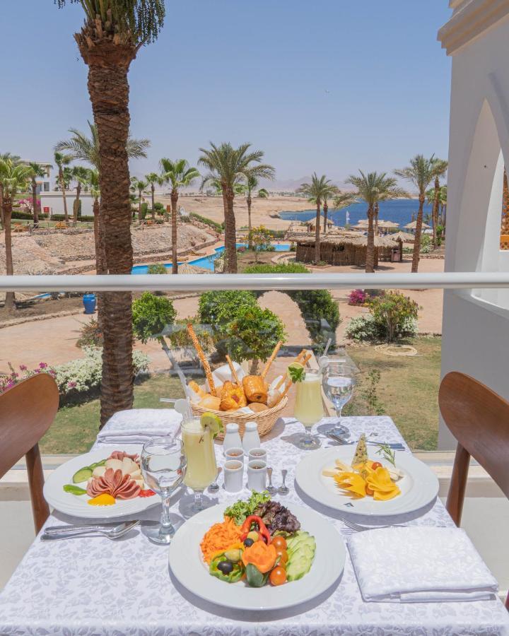 Club Reef & 4*