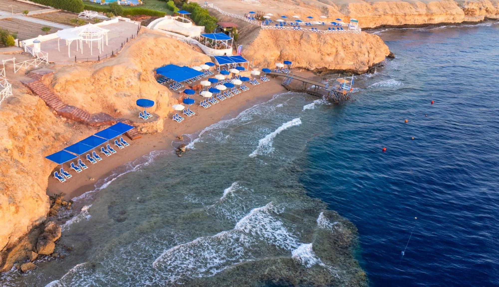 Club Reef & 4*