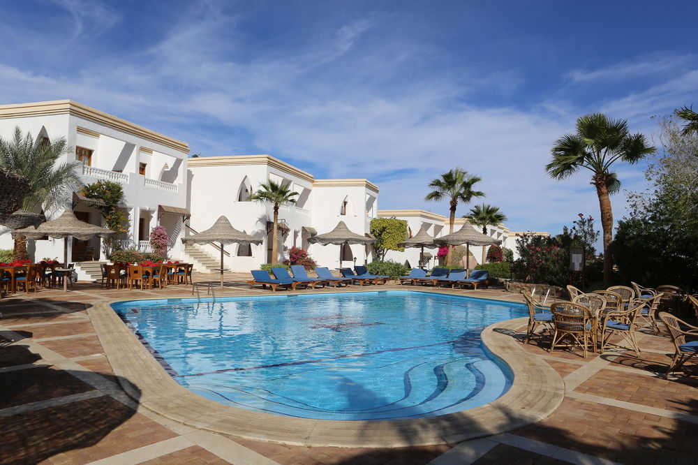 Club Reef & 4*